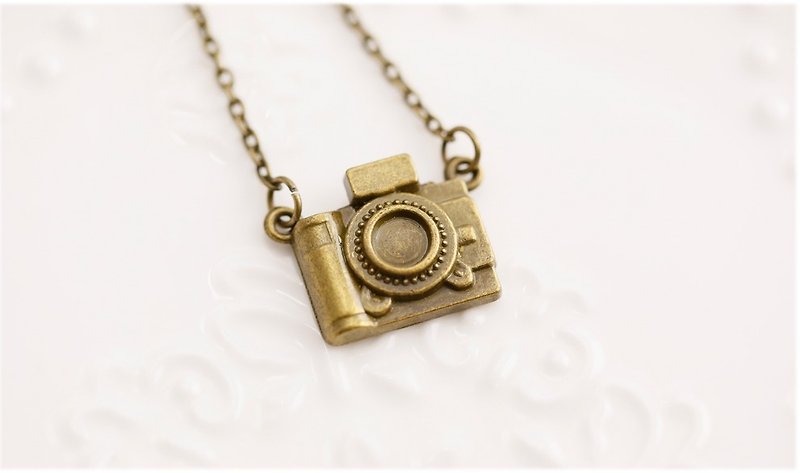 Engraved camera necklace - Necklaces - Other Metals 