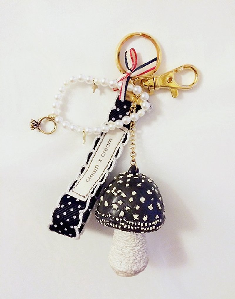 黑色香菇珍珠鑰使圈 - 鑰匙圈/鎖匙扣 - 矽膠 黑色