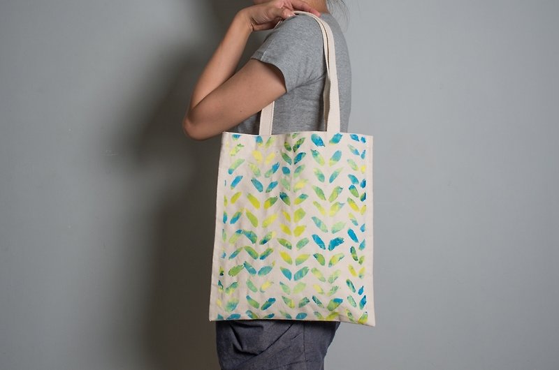 Hand-painted hand-printed cloth bag [Colorful Forest] Single-sided / double-sided portable / shoulder - กระเป๋าแมสเซนเจอร์ - ผ้าฝ้าย/ผ้าลินิน หลากหลายสี
