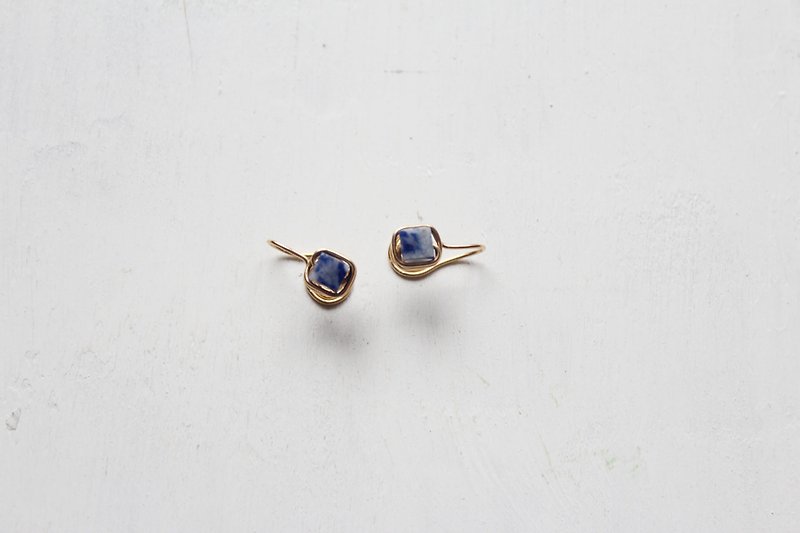 Emerald a |. Classical sugar soda Umbilicaria clip earrings - Earrings & Clip-ons - Gemstone Blue