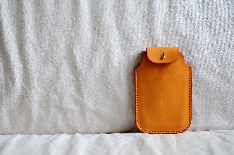 Hand Stitched Light Brown Leather Iphone Case (SUMMER SALE) - เคส/ซองมือถือ - หนังแท้ สีกากี