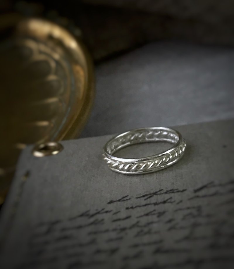 小維多利亞的浪漫 純銀戒指 手工 古典 精緻手感 - 戒指 - 其他金屬 灰色