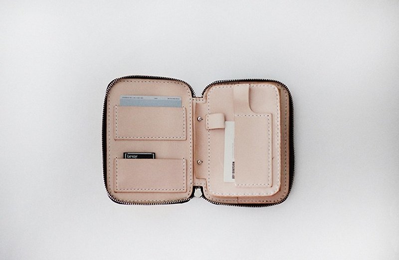 Joy to go storage multifunctional wallet (small) - กระเป๋าสตางค์ - หนังแท้ สีกากี
