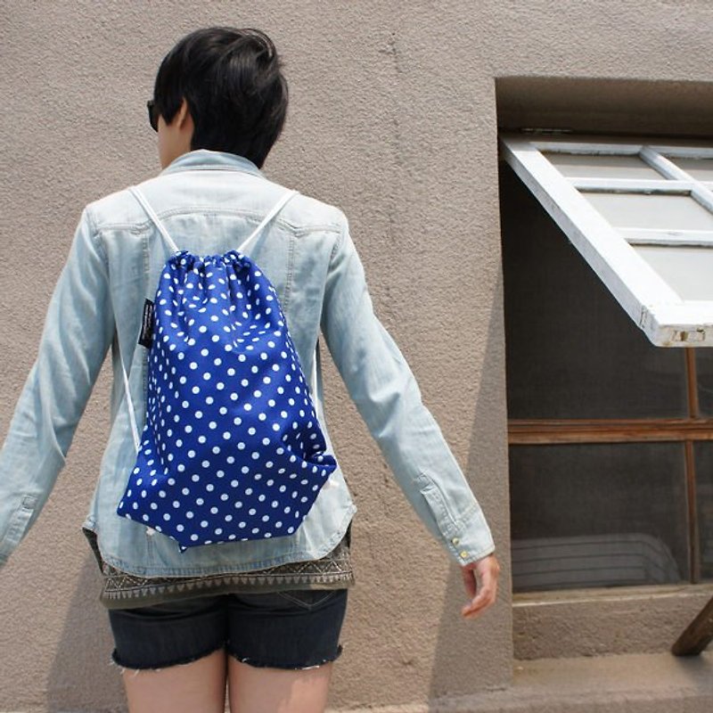 BLR 手工印製 藍底點點 束口後背包 - Messenger Bags & Sling Bags - Other Materials Blue