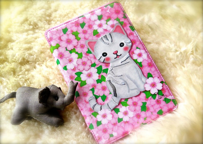 Mi-Ae-Hon iPad mini 1/2/3ブックカバー刺繍入りレザーピンク猫 - タブレット・PCケース - ポリエステル ピンク