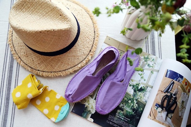 Espadrilles Lavender Sneakers - รองเท้าลำลองผู้หญิง - พืช/ดอกไม้ สีน้ำเงิน