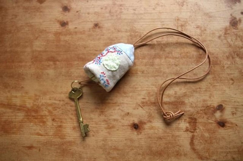 key cases the house with the blue roof　おうちのキーケース（水色屋根） - Keychains - Cotton & Hemp Blue