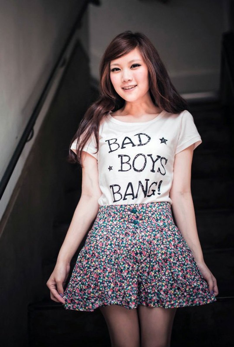 Miss Surprise / Bad boy BANG ! 手槍 粉色 T恤 - เสื้อยืดผู้หญิง - ผ้าฝ้าย/ผ้าลินิน สึชมพู