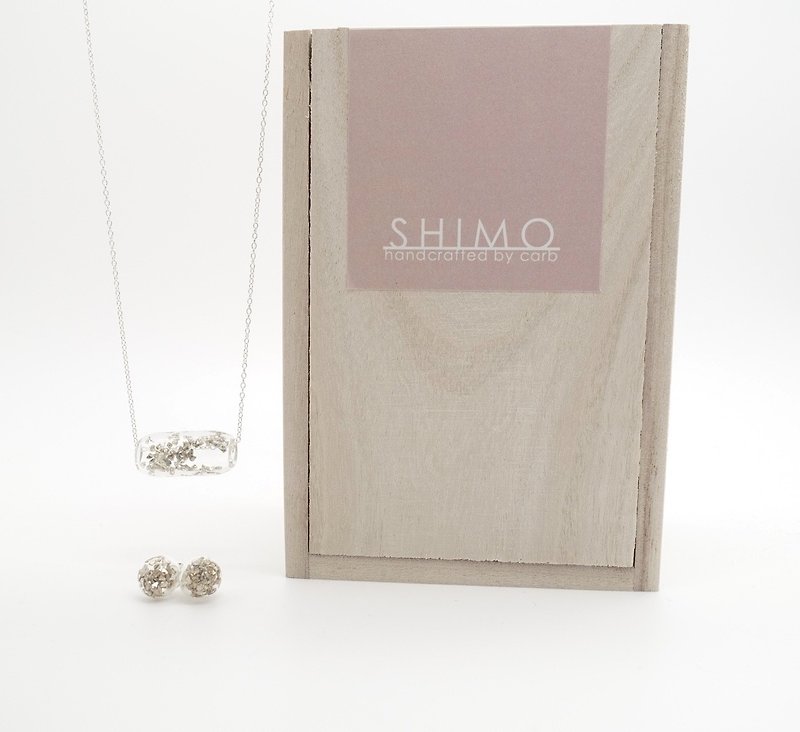 [Valentine's Day limited] simple silver simple small silver piece Stardust Glass Necklace Earrings Set - สร้อยคอ - วัสดุอื่นๆ ขาว