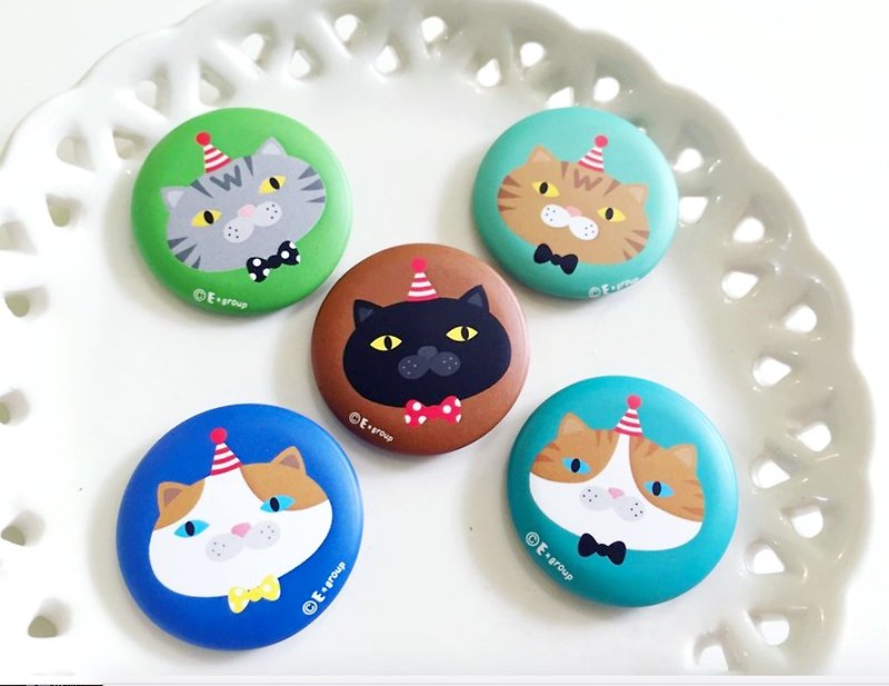 E*group Ah Meow Birthday Badge Small 3.2cm Badge Pin Frog Cat Mushroom Tree House - Badges & Pins - Plastic Multicolor