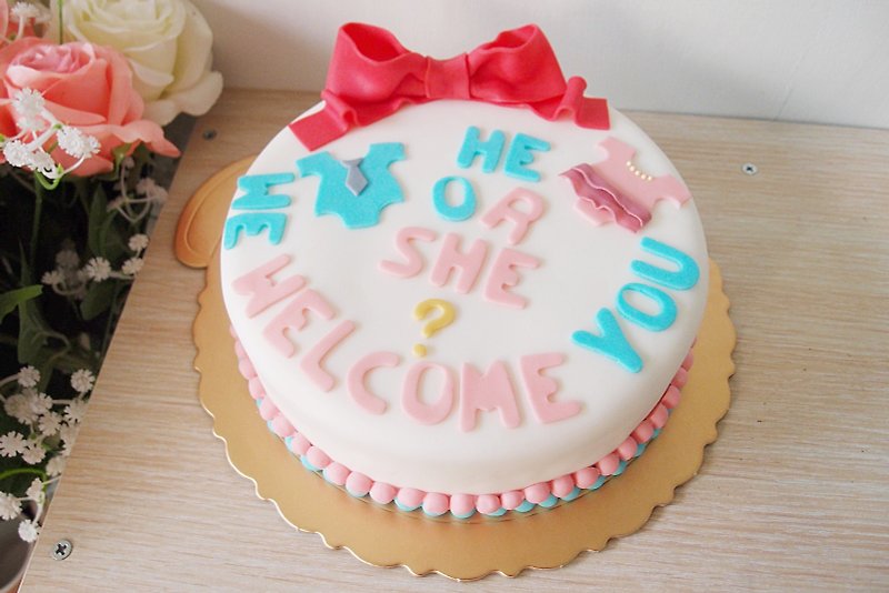 Gender revealing party with fondant cake - Cake & Desserts - Fresh Ingredients 
