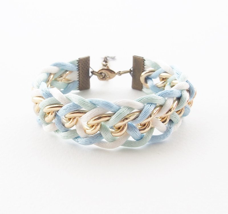 Blue mint white braided bracelet with gold chain - สร้อยข้อมือ - วัสดุอื่นๆ สีน้ำเงิน