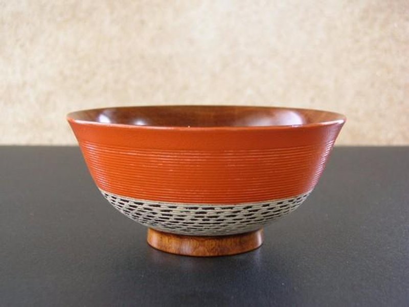 小小的木碗 『線形紋設計・隨機刻痕設計』／橙 - 碗 - 木頭 橘色