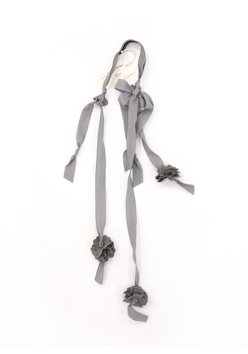 Grey Cloth Floral Necklace - สร้อยคอ - วัสดุอื่นๆ สีเทา