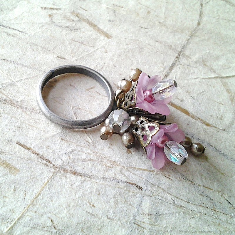 EarringFanatic 復古典雅粉紅色垂墜花戒指 - General Rings - Other Materials Pink