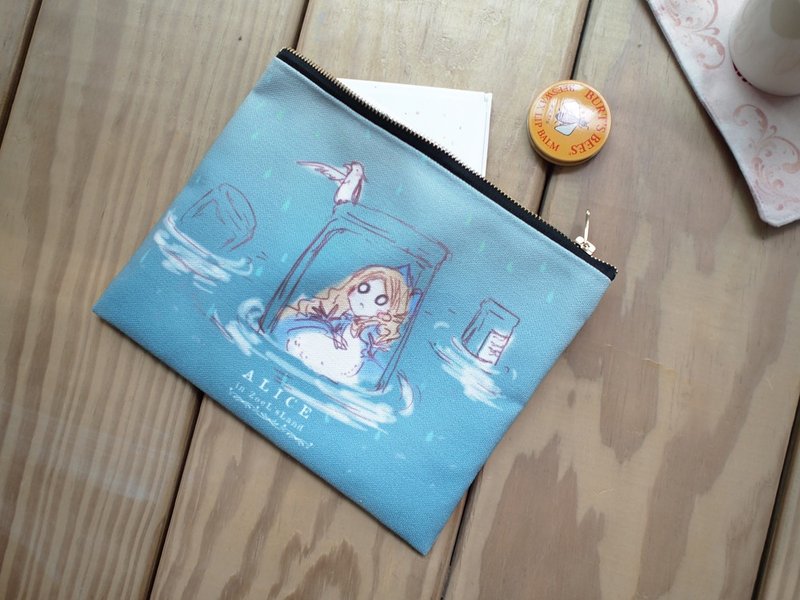 Portable canvas zipper bag ▌ ▌ Alice in Wonderland Lei Yu pool - Toiletry Bags & Pouches - Other Materials Blue