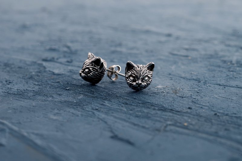 ▽-Cat Earring -▽925 silver - Earrings & Clip-ons - Other Metals Blue