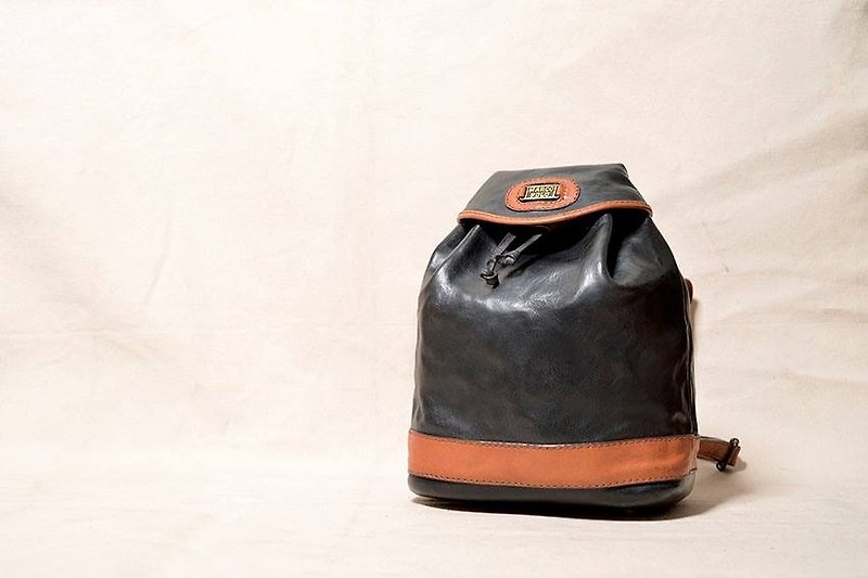 MARCO POLO antique Backpack - กระเป๋าเป้สะพายหลัง - หนังแท้ สีดำ