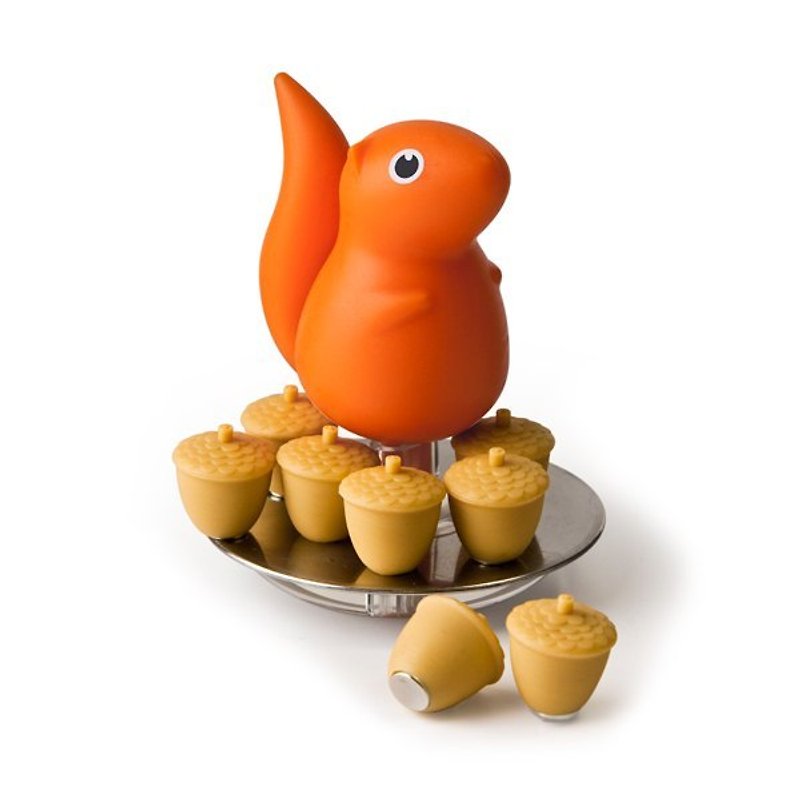 QUALY Squirrel Eating Stone Fruit Magnet (Tangerine) - Magnets - Plastic Orange
