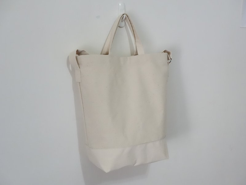 University shoulder bag · Embroidered cloth - กระเป๋าแมสเซนเจอร์ - ผ้าฝ้าย/ผ้าลินิน ขาว
