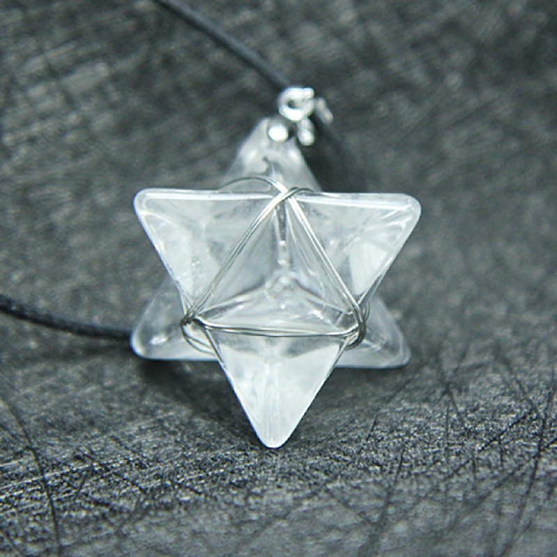 ESCA • Mineral Series Magic Kabbah Geometric Polyhedron White Crystal Necklace - สร้อยคอ - เครื่องเพชรพลอย ขาว