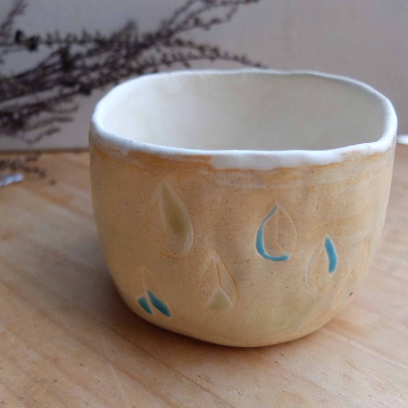 Feel free to ceramic cups warm irregular - แก้วมัค/แก้วกาแฟ - วัสดุอื่นๆ สีทอง