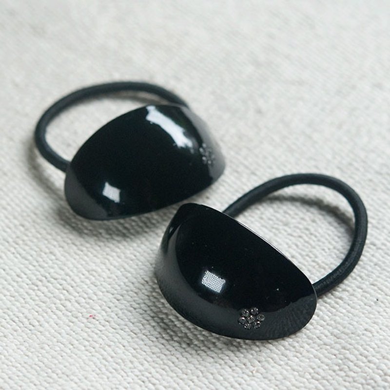 Simple and stylish, diamond flowers, round hair bundle, hair ring - black - Hair Accessories - Acrylic Black