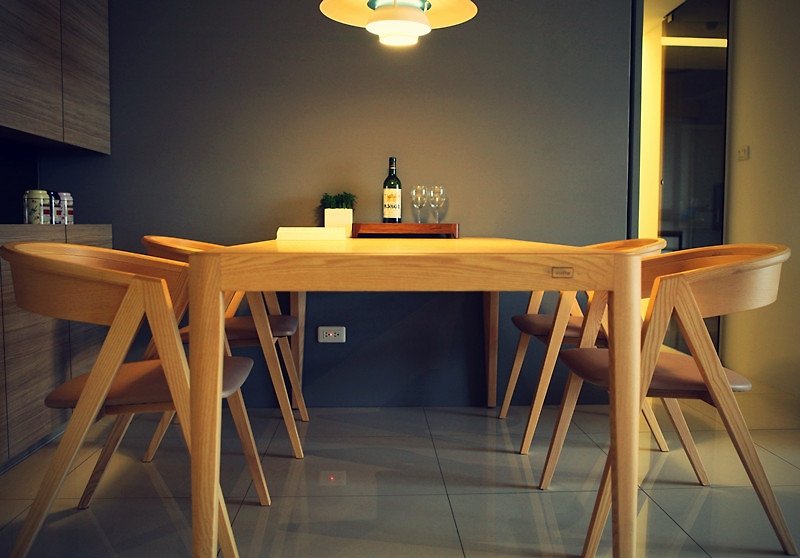 / viithe / Less is more dining table【M size】 - เฟอร์นิเจอร์อื่น ๆ - ไม้ 