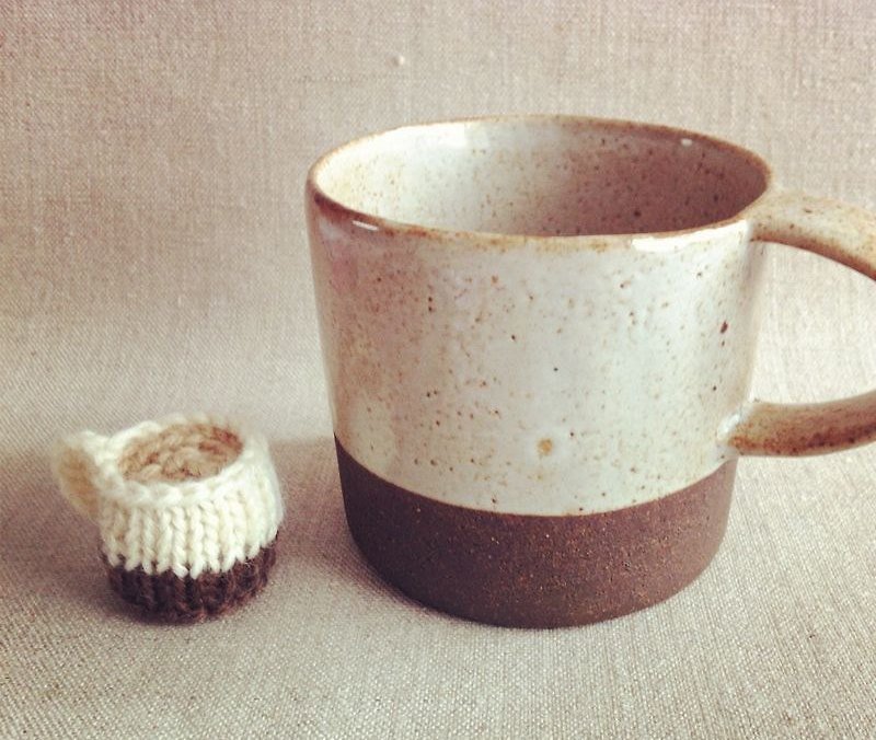 Coffe cup ♧ knitting magnet - แม็กเน็ต - วัสดุอื่นๆ สีนำ้ตาล