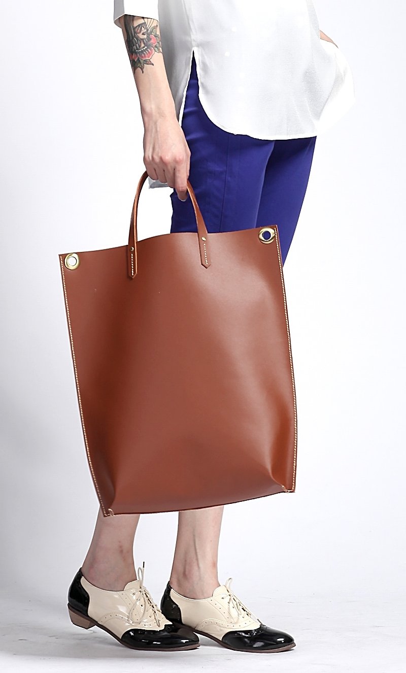 Zemoneni reddish brown color oversized coffee chocolate cow leather bag handbag - กระเป๋าถือ - หนังแท้ สีนำ้ตาล