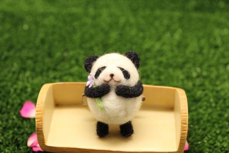 受注生産 パンダちゃんブローチ 羊毛フェルト - 胸針 - 羊毛 