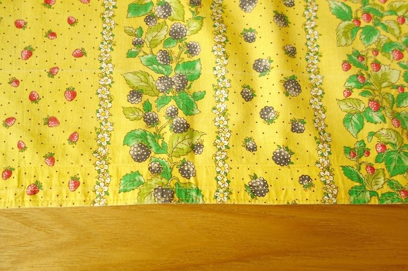 北歐莓果花園黃色超長布簾 - 壁貼/牆壁裝飾 - 棉．麻 黃色