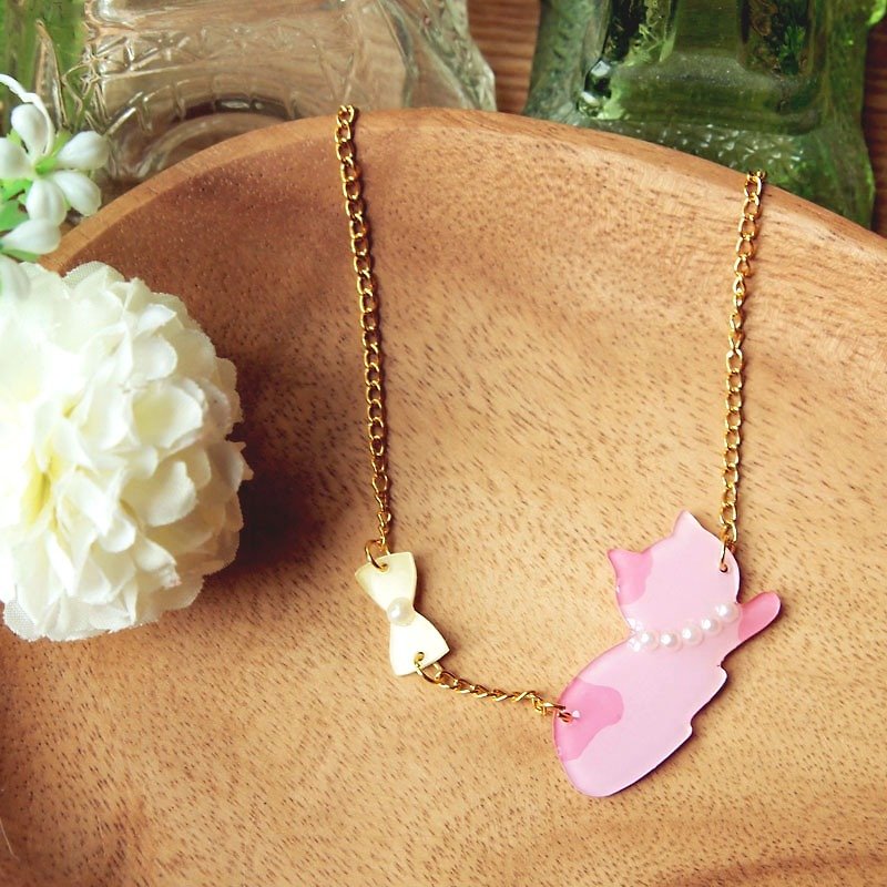 Meow fancy ribbon and pink cat necklace - Necklaces - Plastic Pink