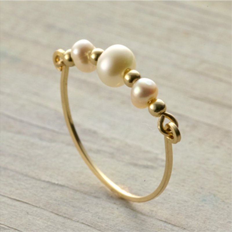 Ring JolieR01 with beautiful freshwater pearls and 14KGF large and small pearls - General Rings - Other Metals White