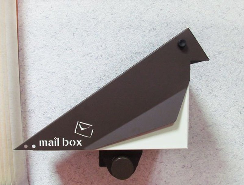 Design style Stainless Steel roosting bird mailbox exquisite and freehand brushwork and generous This page contains photos 1 adapter rod - ของวางตกแต่ง - โลหะ สีนำ้ตาล