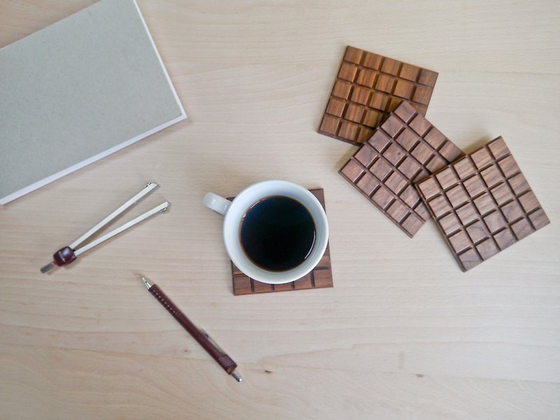 Chocolate coaster insulation pads a set of two pieces of solid wood - ที่รองแก้ว - ไม้ หลากหลายสี