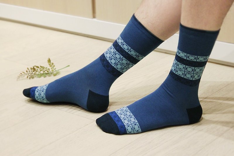 印花樂厚中長襪/舊花磚1號/紳士藍色 - 襪子 - 其他材質 
