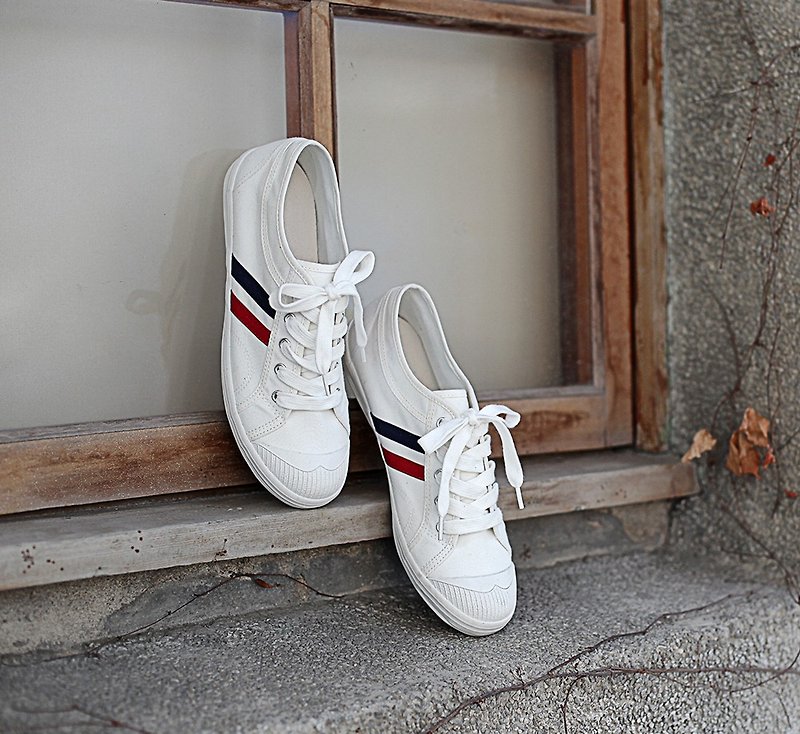(Couple models) LANA / black / classic white / vintage / natural wind / canvas shoes / casual shoes / Taiwan good product / Southgate south gate - รองเท้าลำลองผู้หญิง - วัสดุอื่นๆ ขาว
