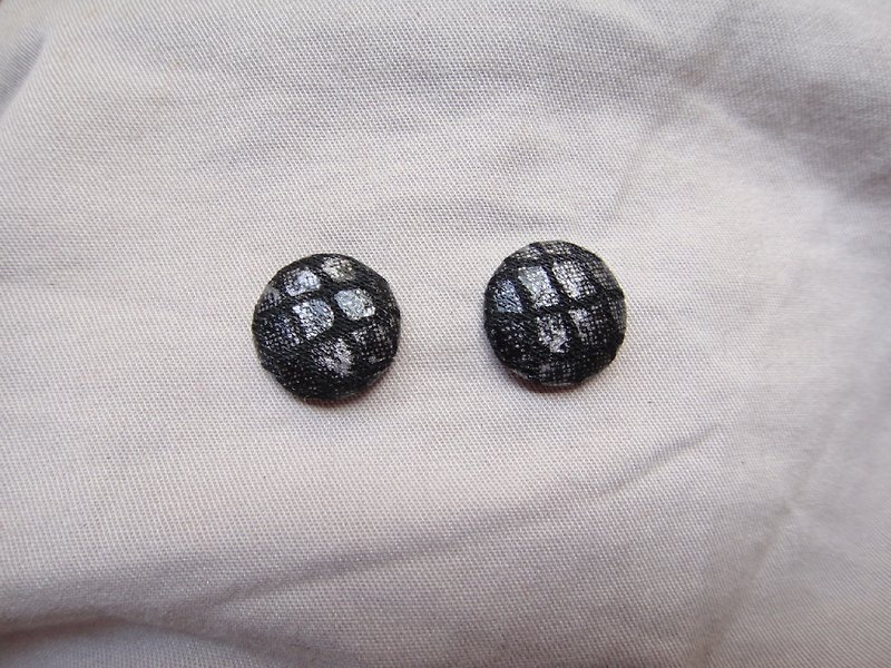 (C) _ mysterious black grid cloth button earrings C22BT / UY35 - Earrings & Clip-ons - Genuine Leather Black