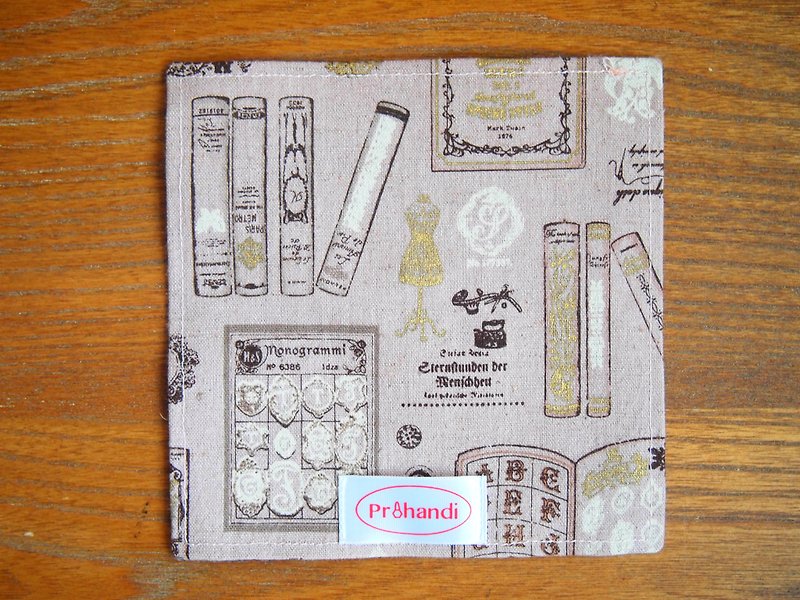 Small book snack mat, placemat - Place Mats & Dining Décor - Other Materials Khaki
