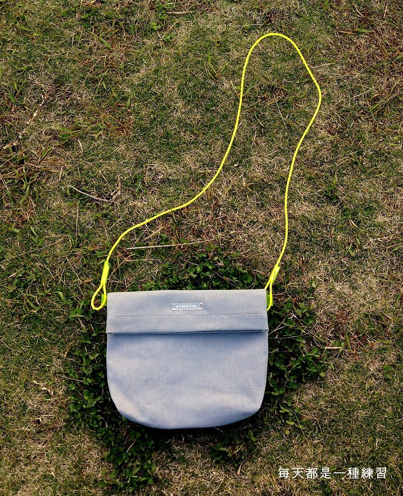 灰凹凹 - Messenger Bags & Sling Bags - Other Materials Gray