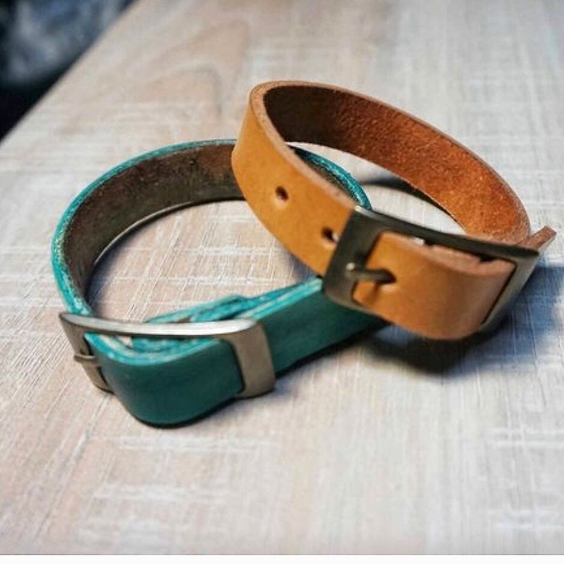 Sienna leather bracelet (customized 1.5cm width) * typing - Bracelets - Genuine Leather Red