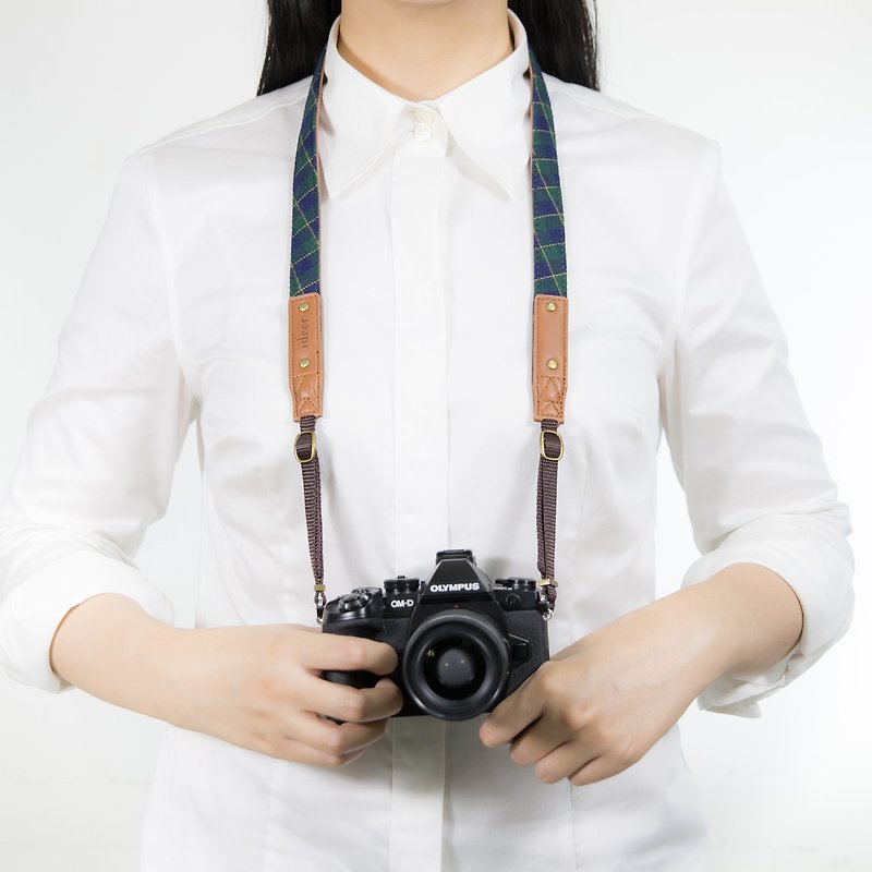 【轉運來】客製化禮物Scottie 英倫風格子相機帶(幼) 交換禮物 - 相機/拍立得 - 其他材質 綠色