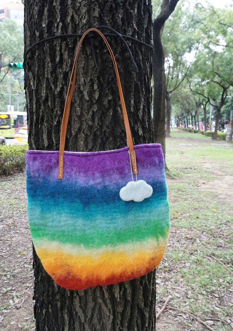 Rainbow shoulder bag as well as a cloud - กระเป๋าแมสเซนเจอร์ - ขนแกะ 