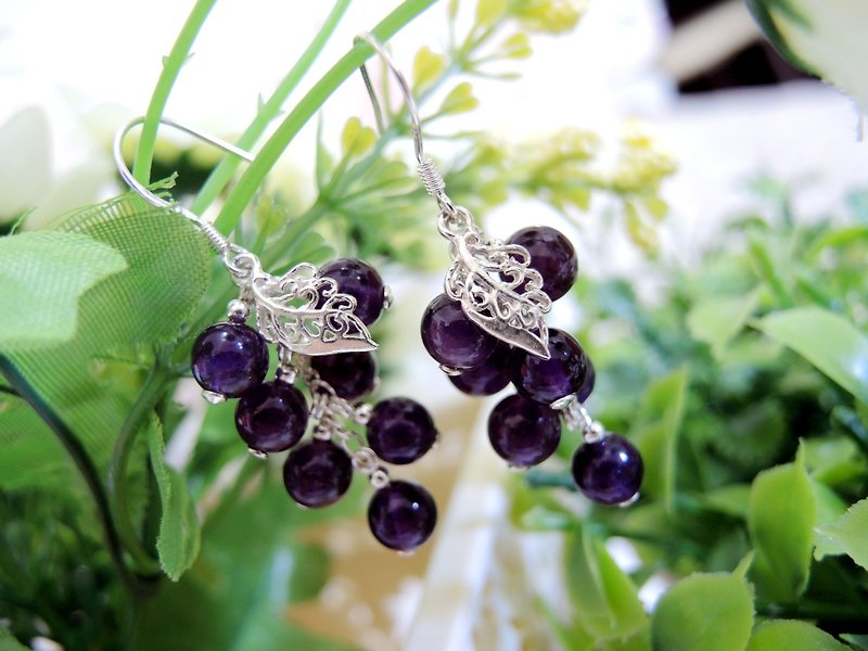 《Ripe grapes 葡萄成熟時》天然石925純銀耳勾式耳環-典藏紫葡萄 - 耳環/耳夾 - 寶石 紫色