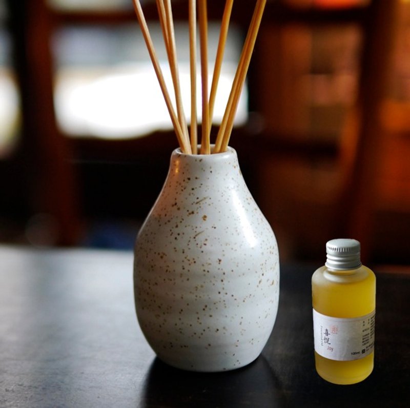 禮合組-擴香精油-老友好酒(久)陶罐組合(白)/Old friend Vase (White) with aroma oil-手舞作 - 香氛/精油/擴香 - 其他材質 
