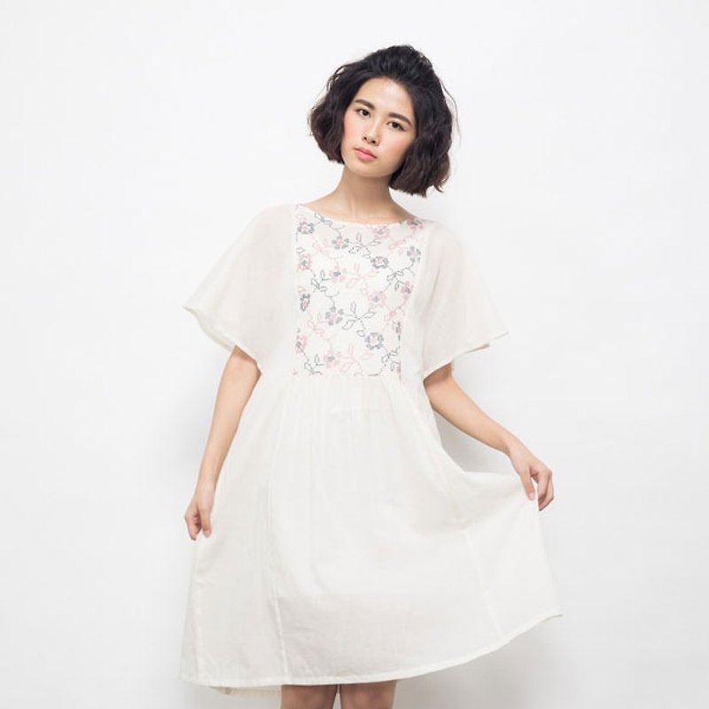 Xu Xu children ♪ spray woven flowers embroidered long sleeve dress - One Piece Dresses - Other Materials White