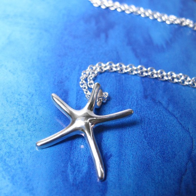 Dancing starfish on the beach 925 sterling silver handmade necklace - สร้อยคอ - โลหะ ขาว