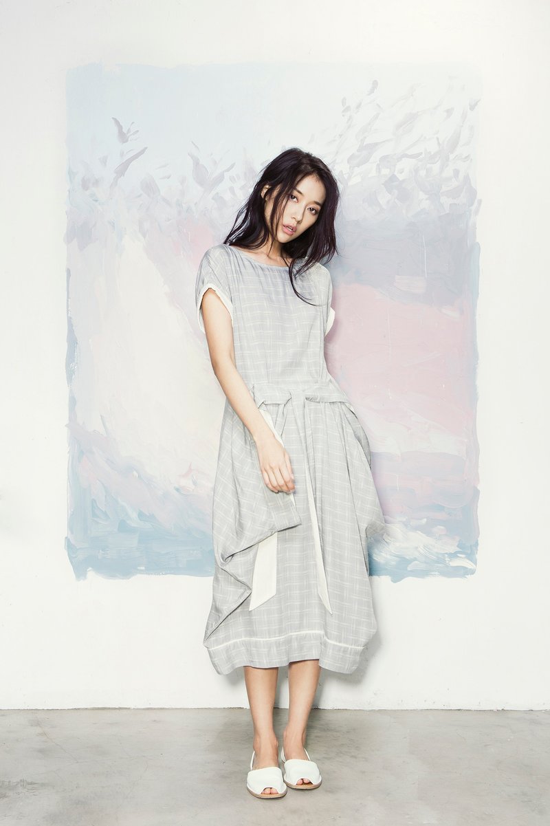 一字領綁帶長洋裝 (灰格) checked boat-neck long dress - 洋裝/連身裙 - 其他材質 灰色