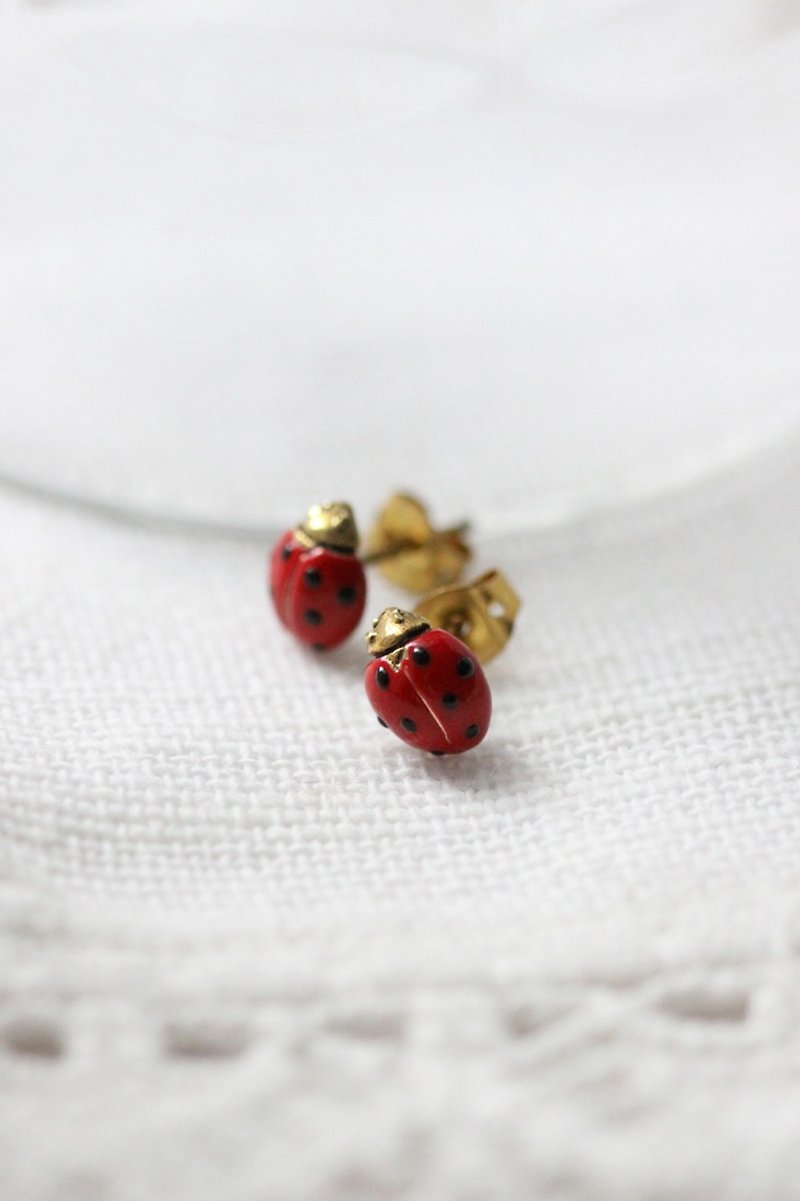 Ladybug earrings by linen. - 耳環/耳夾 - 銅/黃銅 
